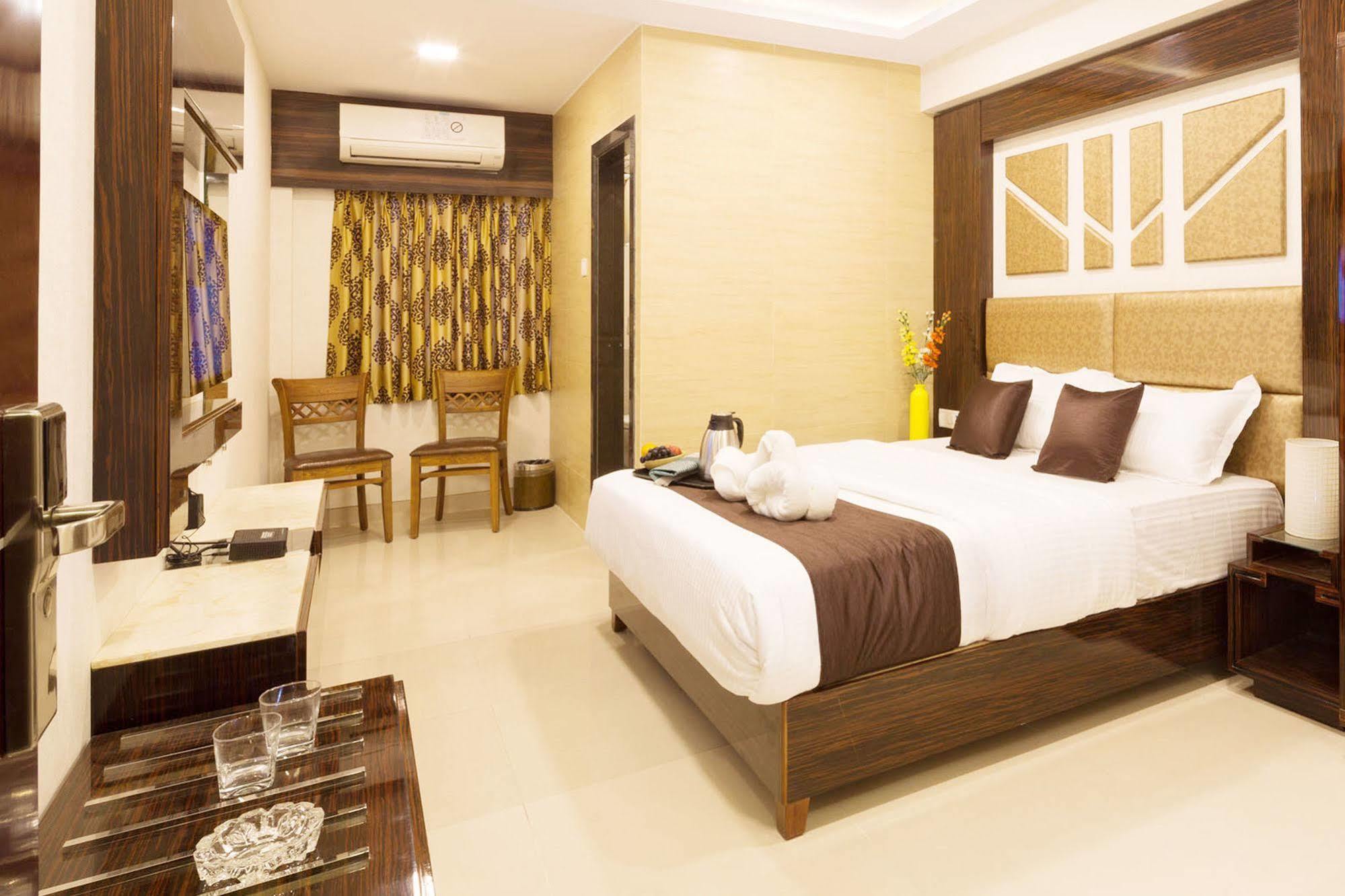 Отель Fabexpress Annex Executive Andheri East Мумбаи Экстерьер фото