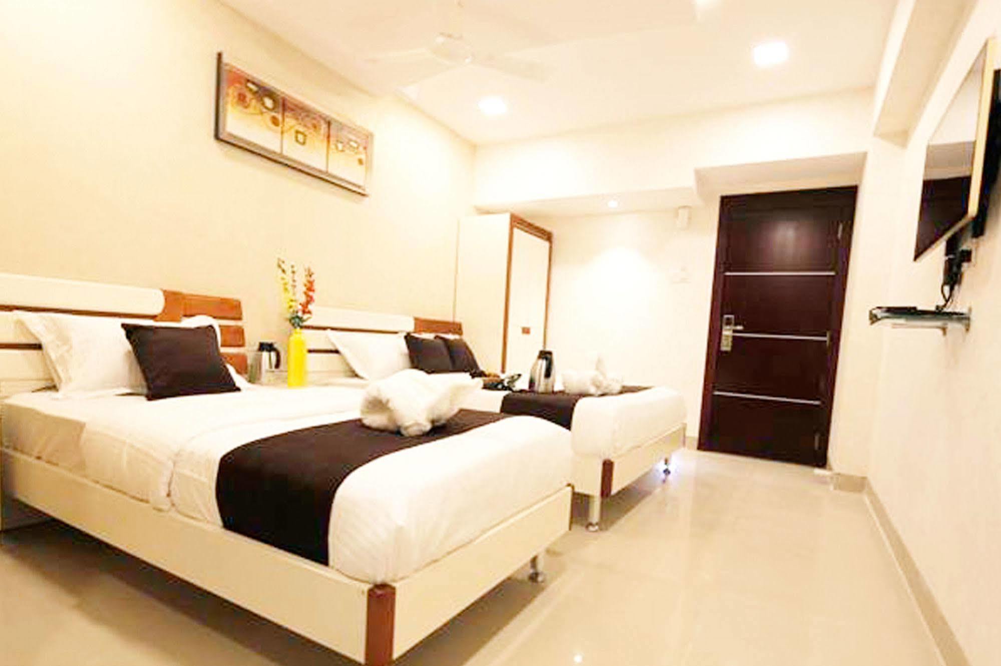 Отель Fabexpress Annex Executive Andheri East Мумбаи Экстерьер фото