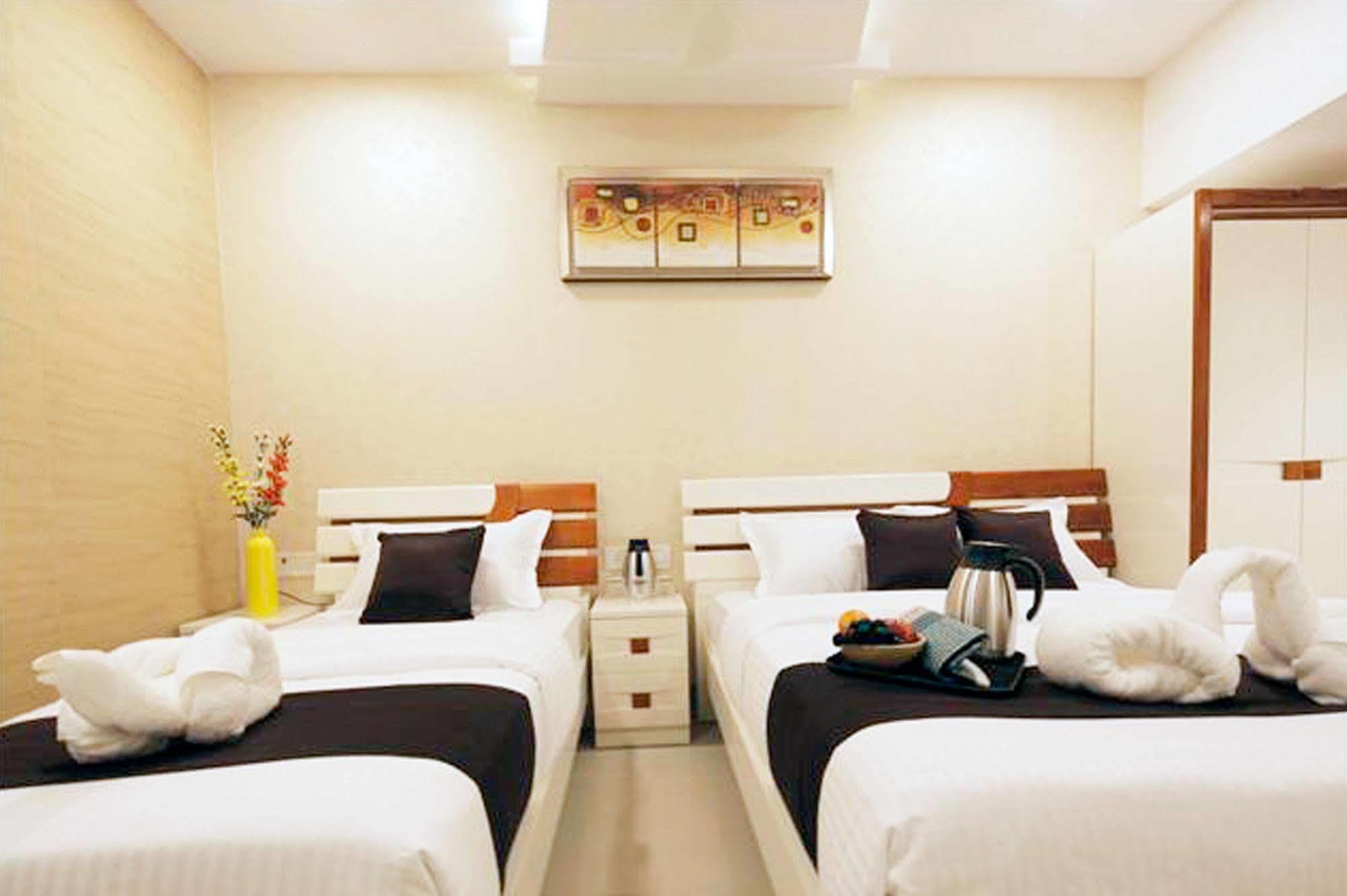 Отель Fabexpress Annex Executive Andheri East Мумбаи Экстерьер фото
