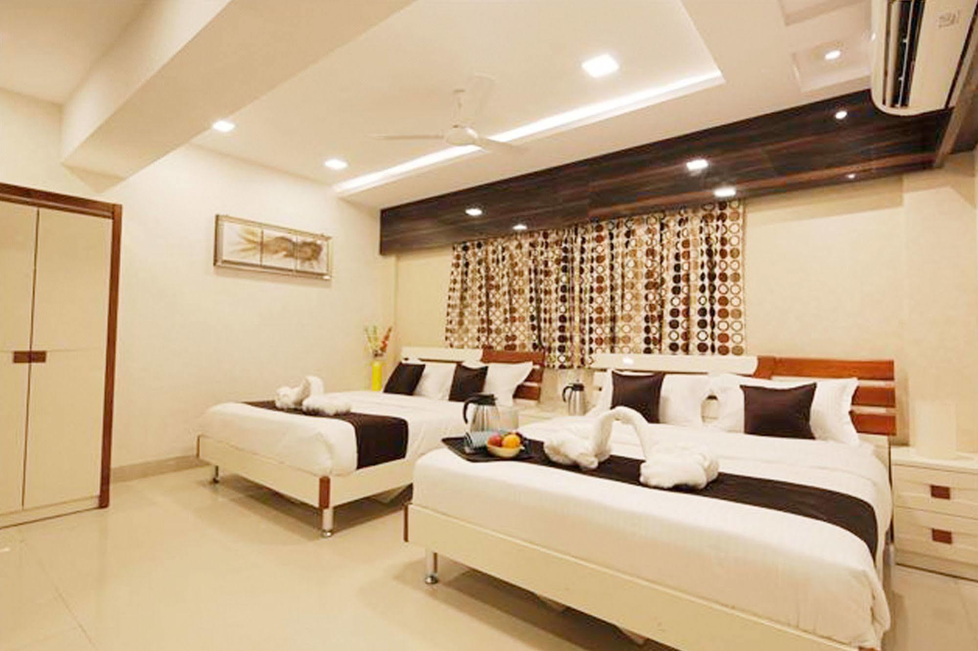 Отель Fabexpress Annex Executive Andheri East Мумбаи Экстерьер фото